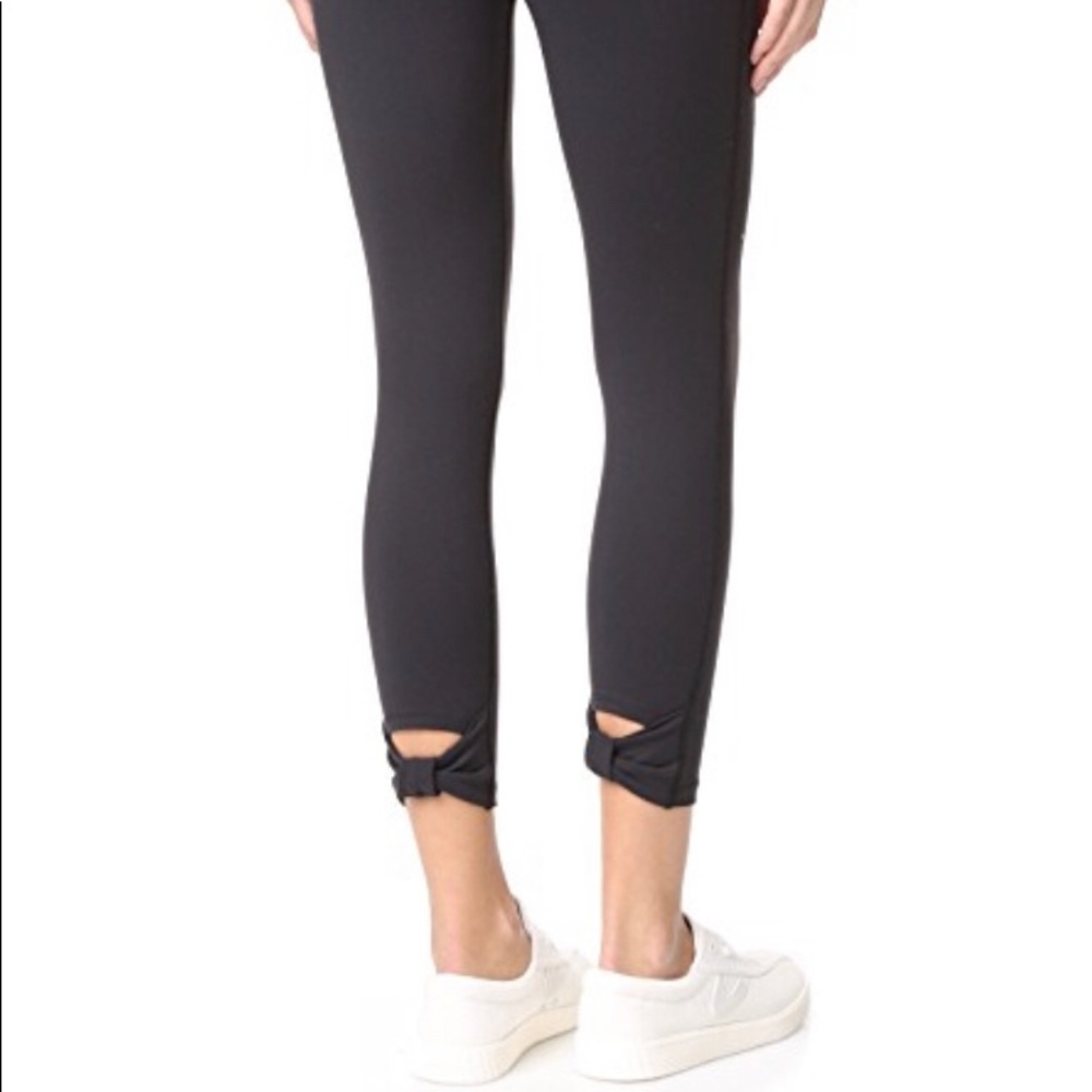 Kate Spade x Beyond Yoga Bow Capri Leggings